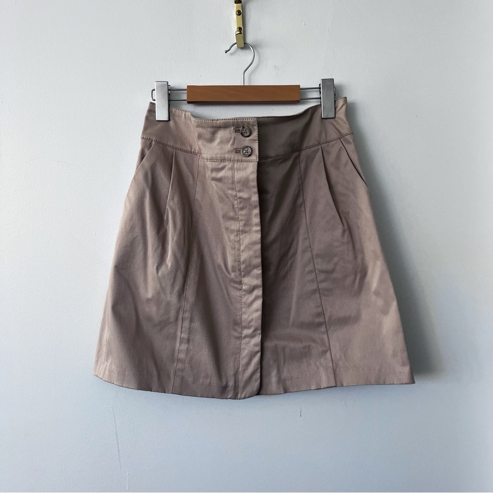Club Monaco Beige A-Line Button-Front Skirt with pockets.